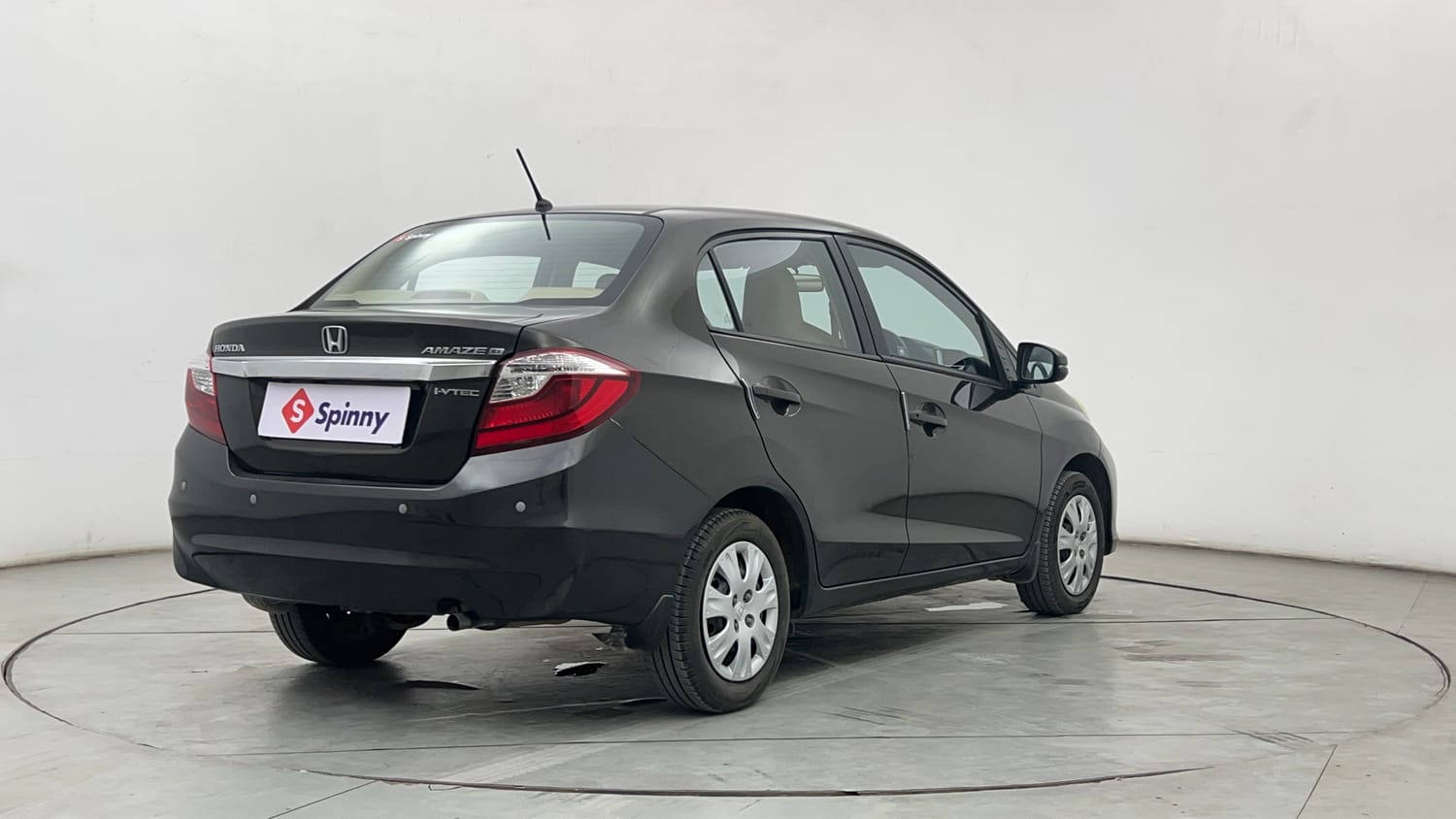 Used 2017 Honda Amaze 1.2 SX i-VTEC Petrol Manual exterior RIGHT REAR CORNER VIEW