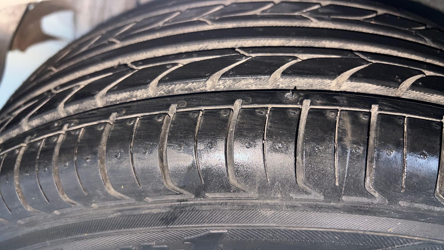 Used 2017 Hyundai Grand i10 Magna 1.2 Kappa VTVT Petrol Manual tyres RIGHT REAR TYRE TREAD VIEW