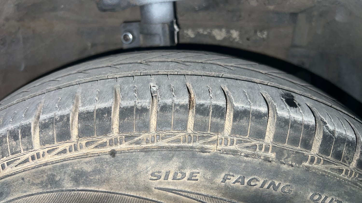 Used 2012 Maruti Suzuki Swift LXi Petrol Manual tyres RIGHT FRONT TYRE TREAD VIEW