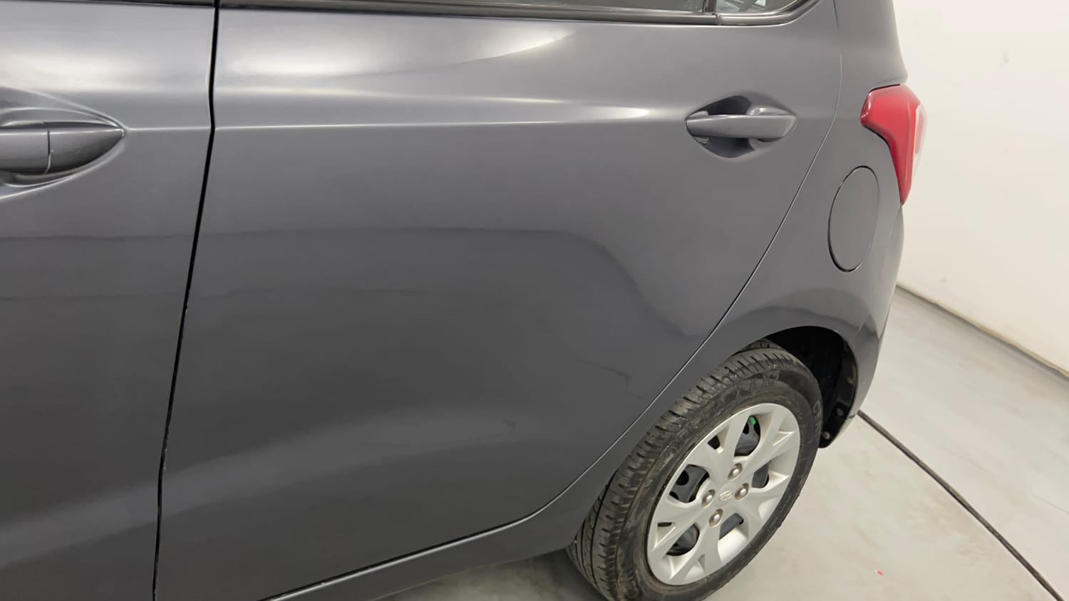 Used 2014 Hyundai Grand i10 Magna 1.2 Kappa VTVT Petrol Manual dents MINOR DENT