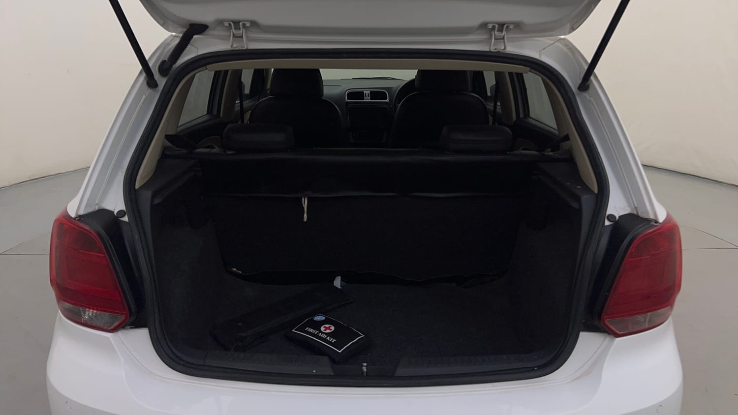 Used 2016 Volkswagen Polo Highline1.2L (P) Petrol Manual interior DICKY INSIDE VIEW