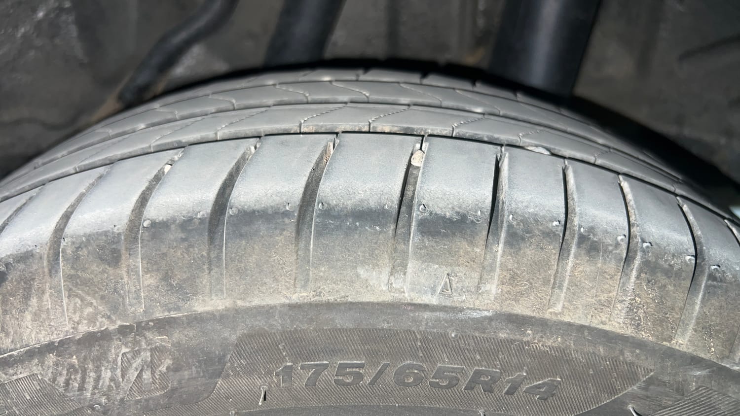 Used 2017 Honda Amaze 1.2 SX i-VTEC Petrol Manual tyres LEFT REAR TYRE TREAD VIEW
