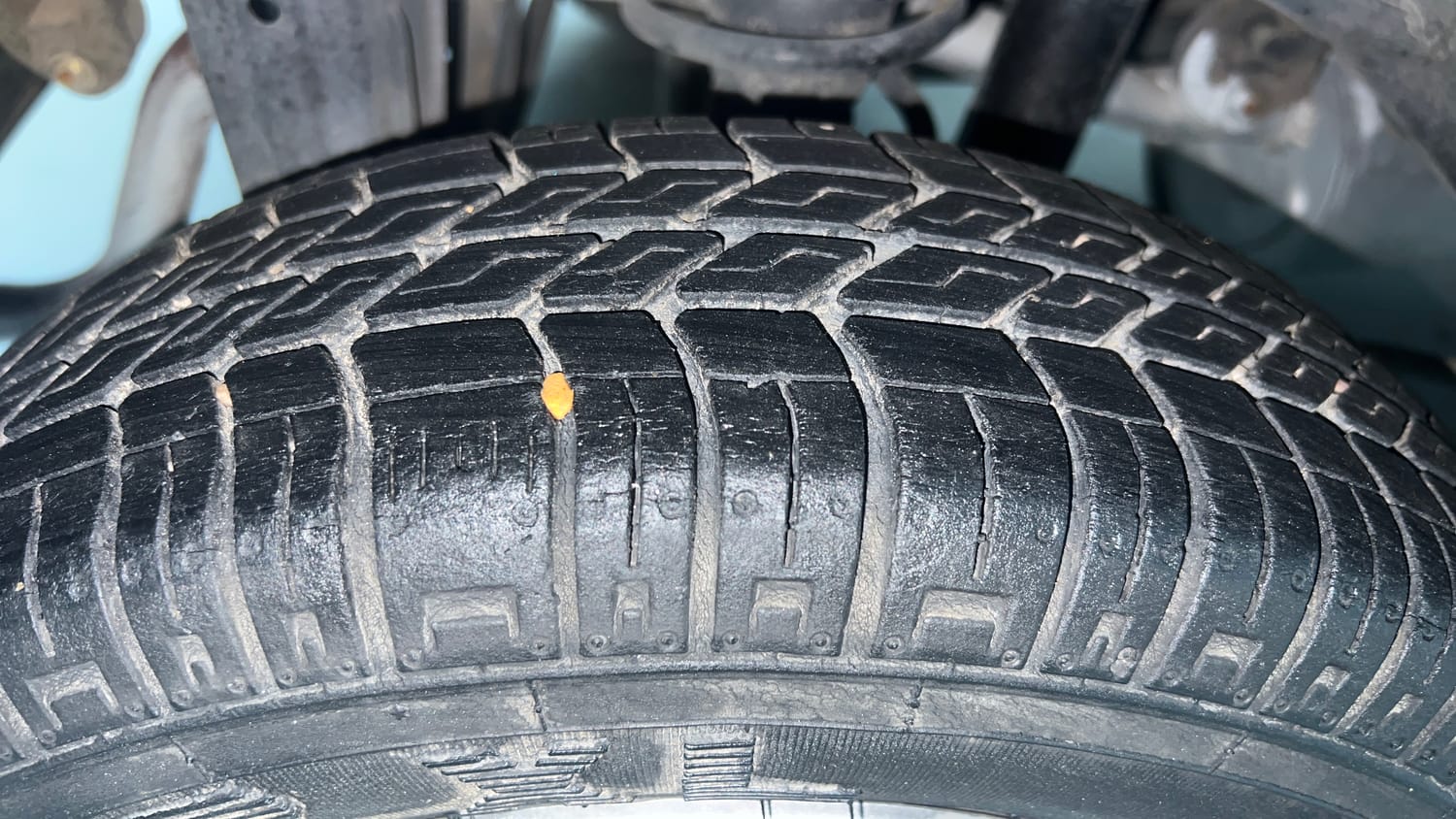 Used 2015 Maruti Suzuki Alto 800 Lxi Petrol Manual tyres RIGHT REAR TYRE TREAD VIEW