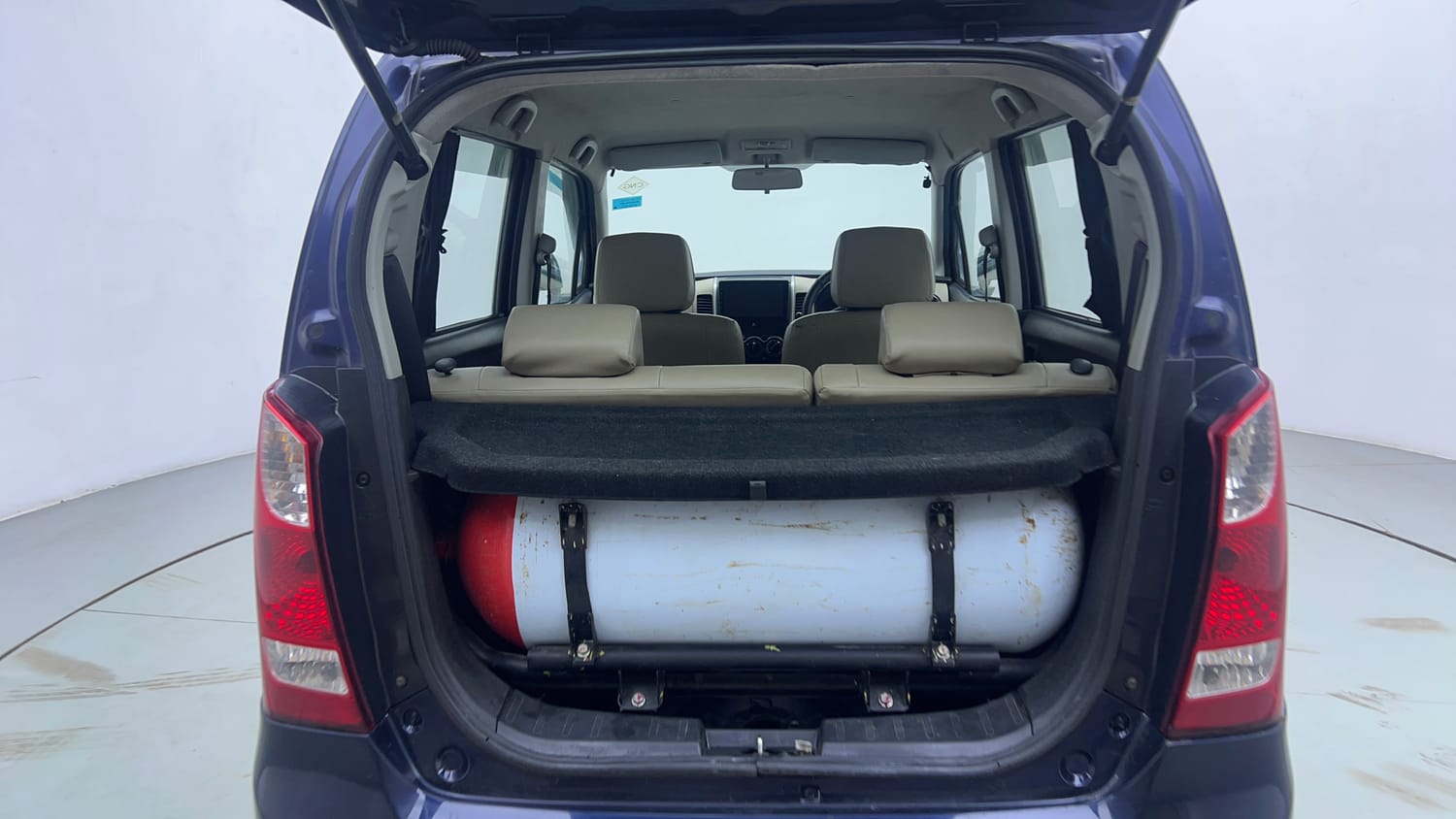 Used 2017 Maruti Suzuki Wagon R LXI CNG Cng Manual interior DICKY INSIDE VIEW