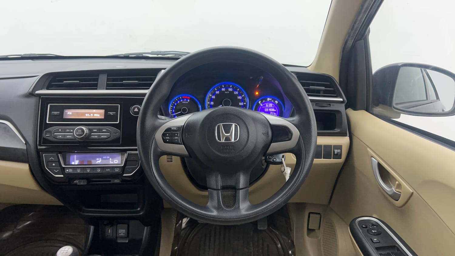 Used 2017 Honda Amaze 1.2 SX i-VTEC Petrol Manual interior STEERING VIEW