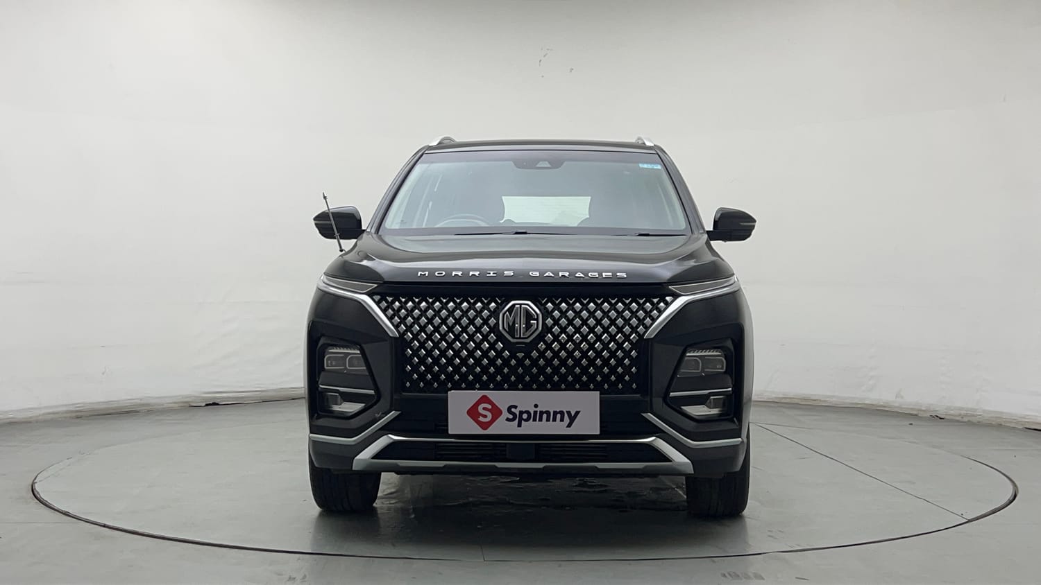 Used 2023 MG Motors Hector Plus Savvy Pro 1.5 Turbo Petrol CVT 6 STR Petrol Automatic exterior FRONT VIEW
