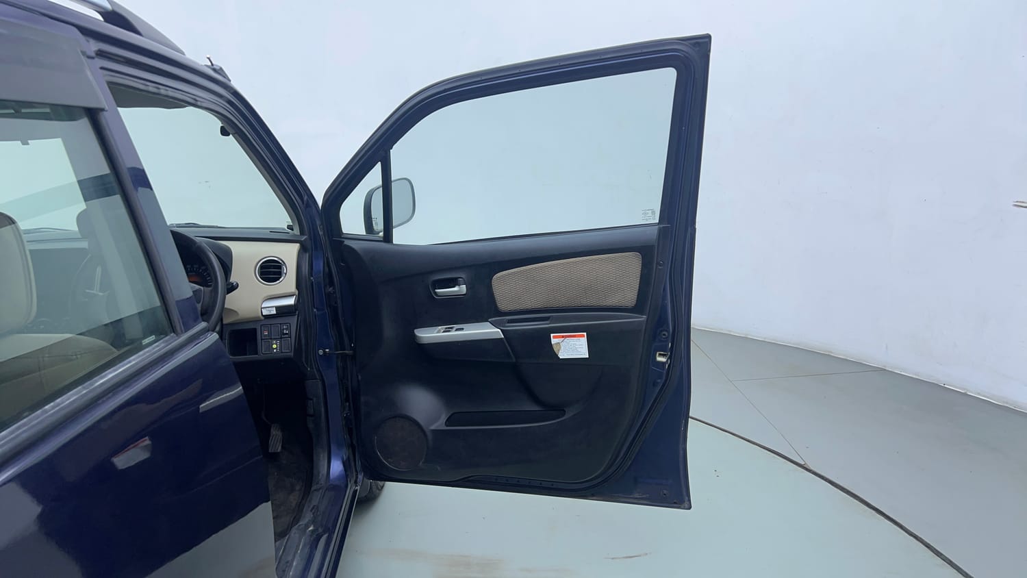 Used 2017 Maruti Suzuki Wagon R LXI CNG Cng Manual interior RIGHT FRONT DOOR OPEN VIEW