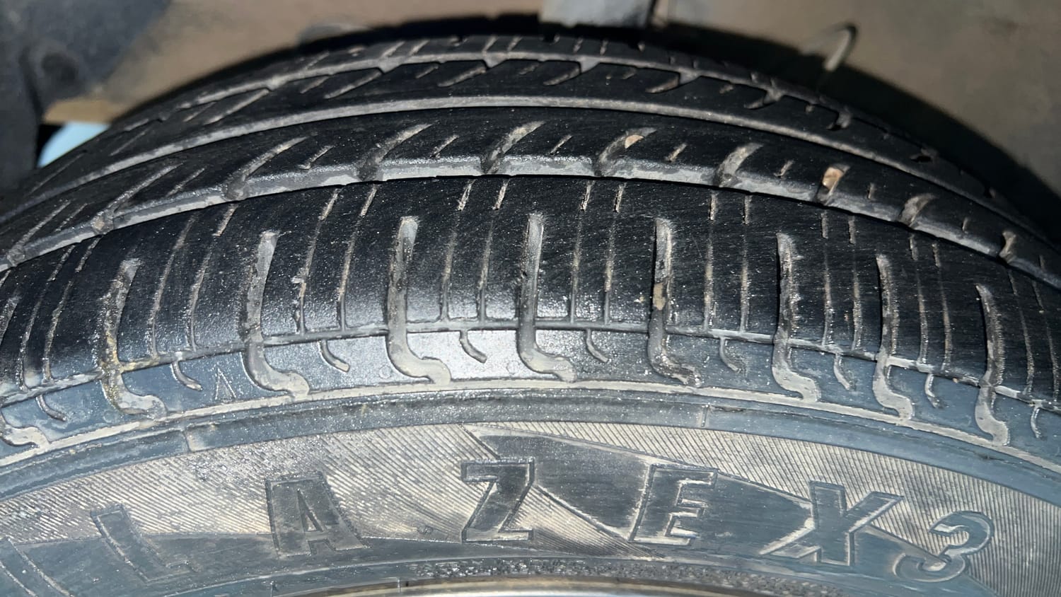 Used 2020 Hyundai Grand i10 Nios Sportz 1.2 Kappa VTVT Petrol Manual tyres LEFT FRONT TYRE TREAD VIEW
