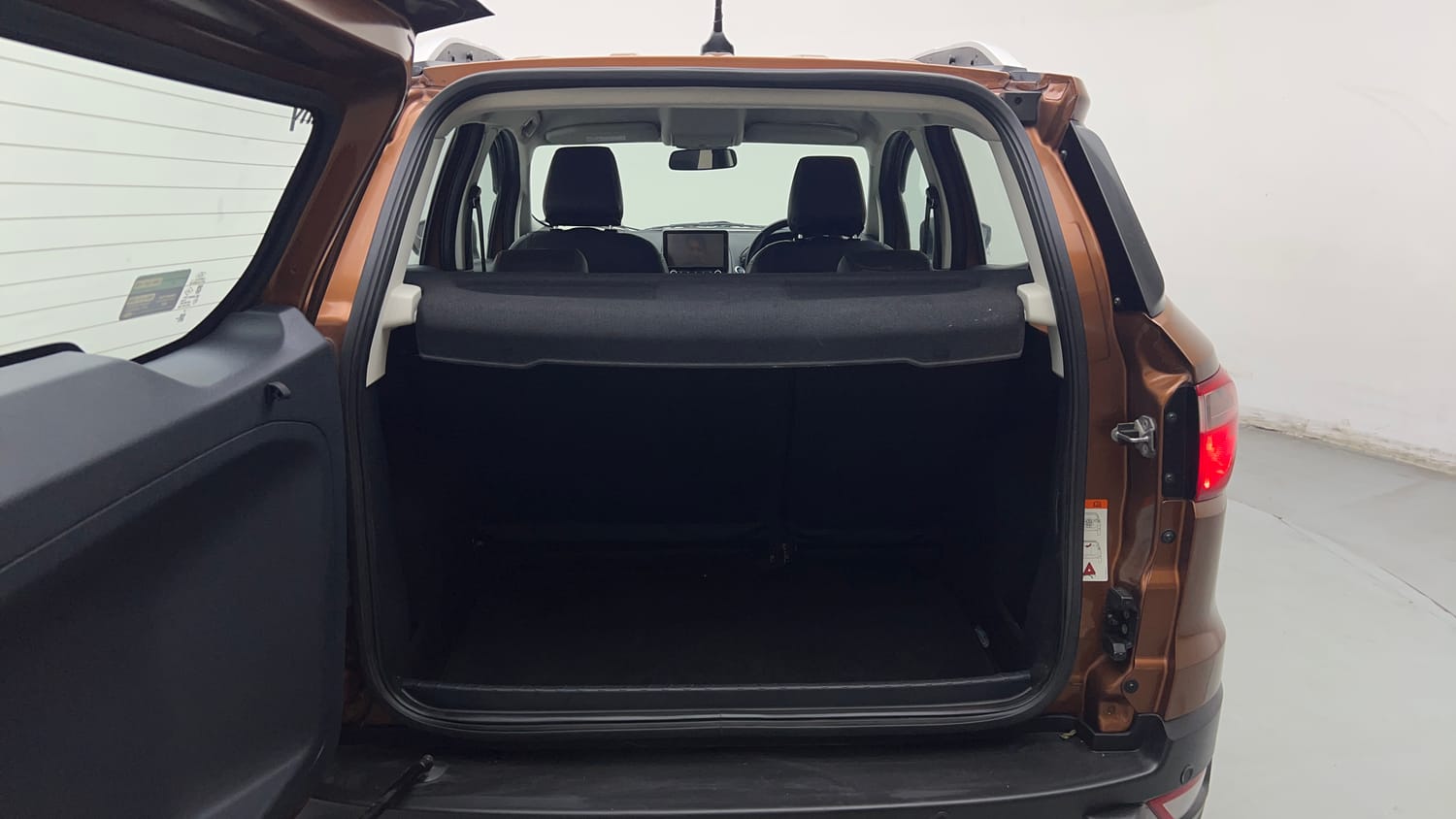 Used 2018 Ford EcoSport Titanium 1.5L Ti-VCT Petrol Manual interior DICKY INSIDE VIEW