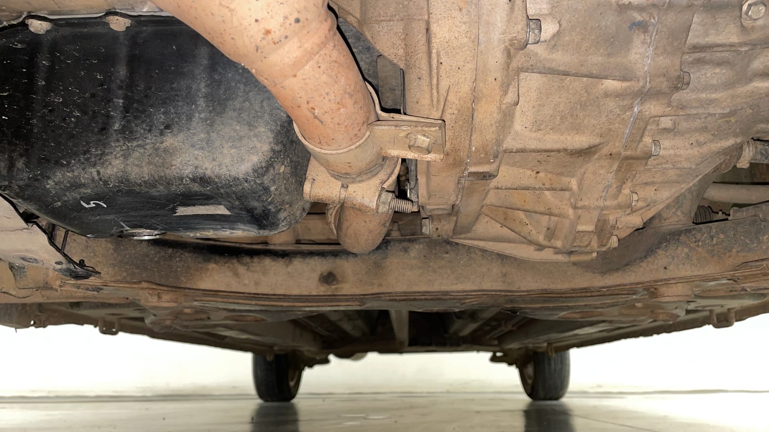 Used 2017 Maruti Suzuki Ertiga ZDI + SHVS Diesel Manual extra FRONT LEFT UNDERBODY VIEW