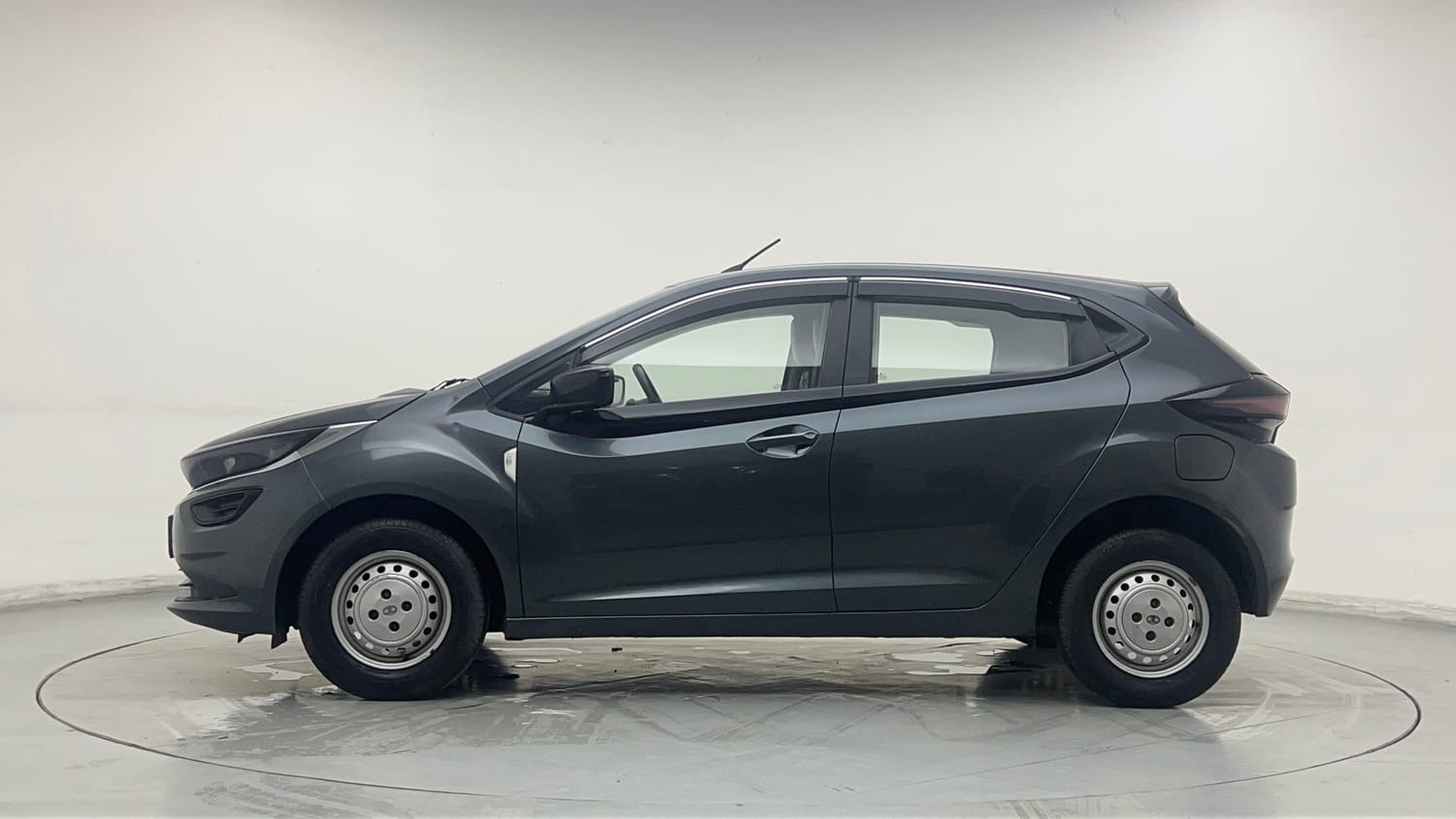 Used 2021 Tata Altroz XM Petrol Petrol Manual exterior LEFT SIDE VIEW