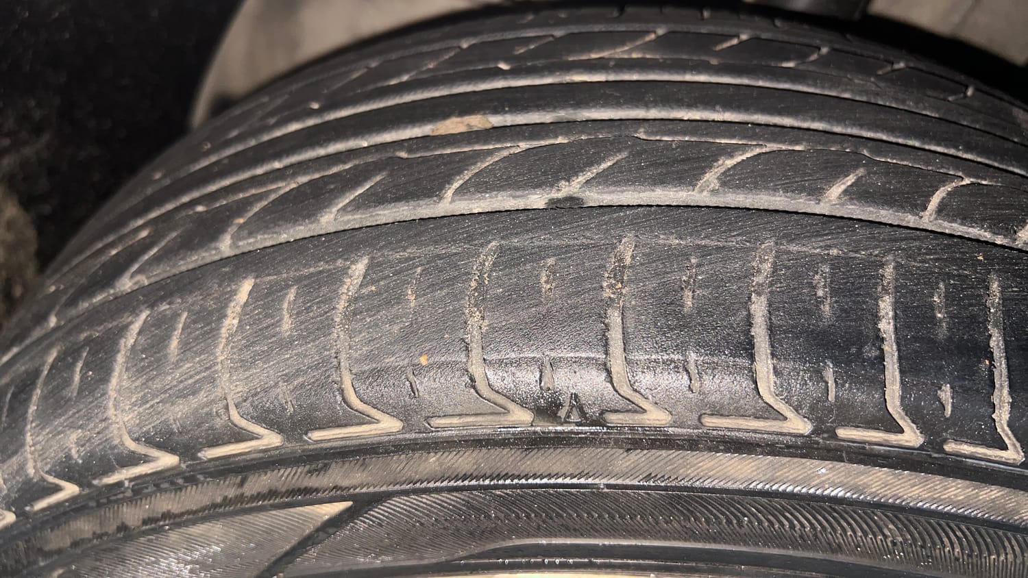 Used 2017 Tata Tiago Revotron XT Petrol Manual tyres LEFT FRONT TYRE TREAD VIEW