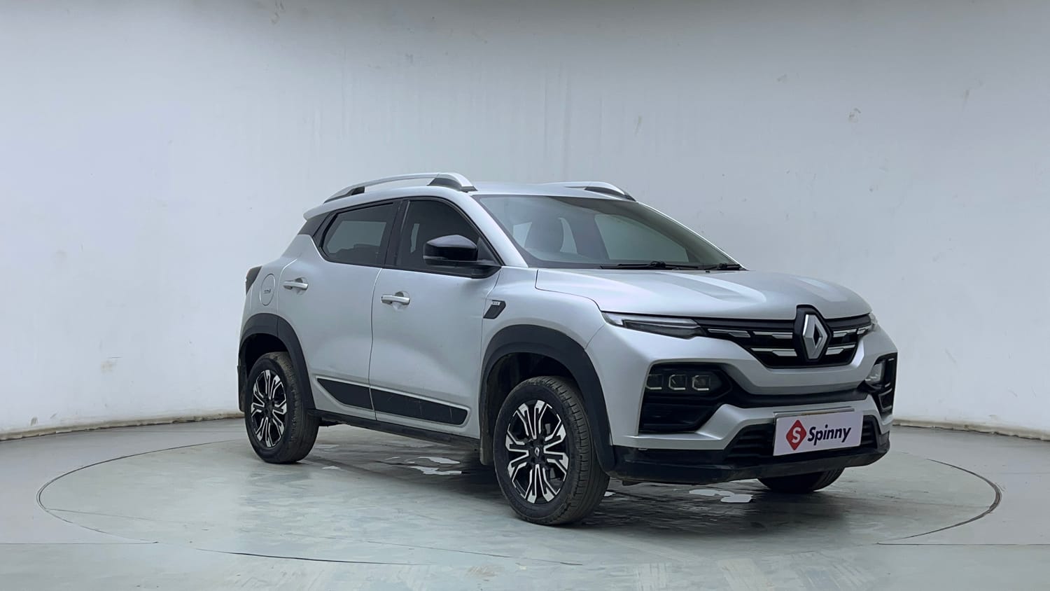 Used 2021 Renault Kiger RXZ 1.0 Turbo MT Petrol Manual exterior RIGHT FRONT CORNER VIEW