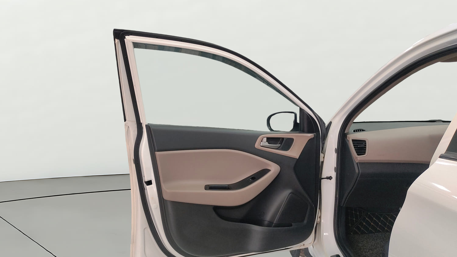 Used 2019 Hyundai Elite i20 Magna Plus 1.2 Petrol Manual interior LEFT FRONT DOOR OPEN VIEW
