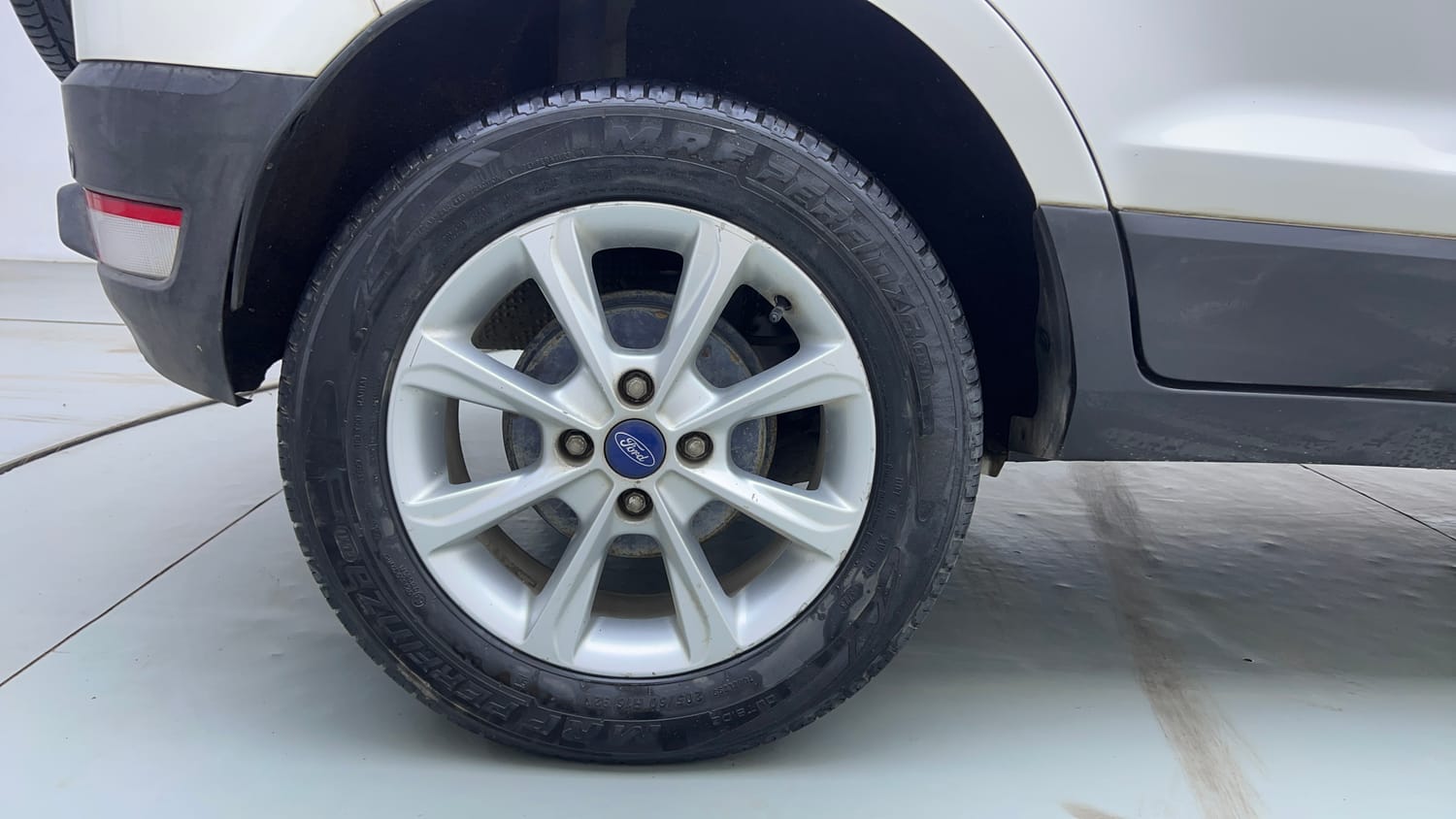 Used 2018 Ford EcoSport Titanium 1.5L TDCi Diesel Manual tyres RIGHT REAR TYRE RIM VIEW