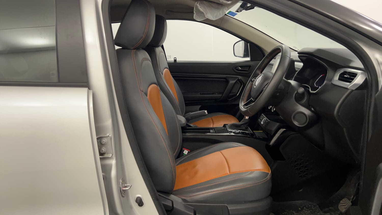 Used 2024 Renault Kiger RXZ Turbo CVT Dual Tone Petrol Automatic interior RIGHT SIDE FRONT DOOR CABIN VIEW