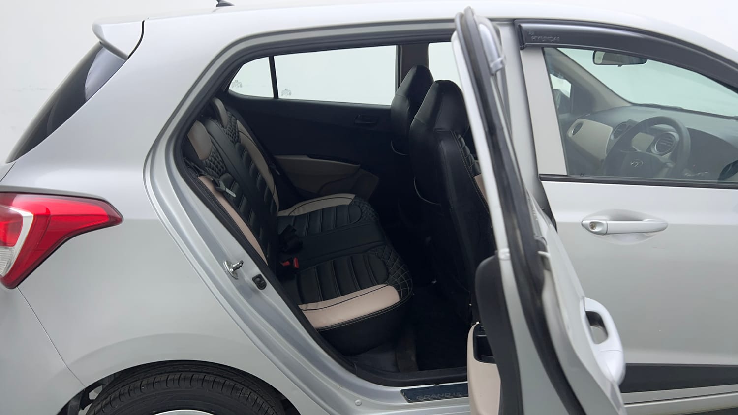 Used 2017 Hyundai Grand i10 Magna 1.2 Kappa VTVT Petrol Manual interior RIGHT SIDE REAR DOOR CABIN VIEW