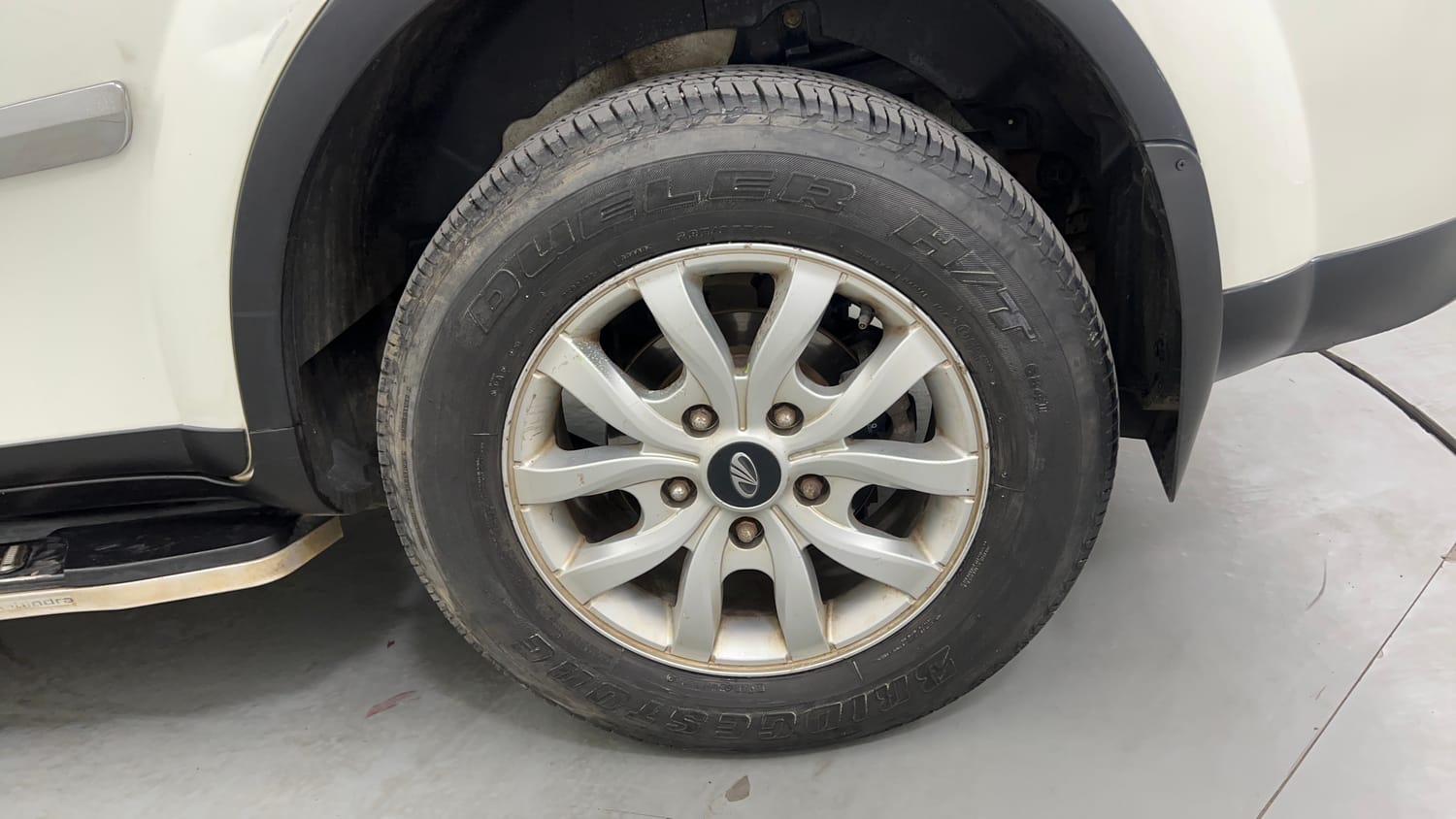 Used 2019 Mahindra XUV500 W9 Diesel Manual tyres LEFT REAR TYRE RIM VIEW