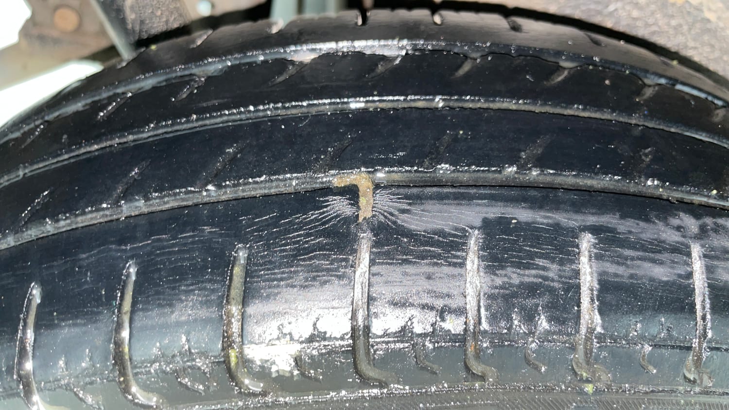 Used 2015 Maruti Suzuki Wagon R LXI Petrol Manual tyres RIGHT REAR TYRE TREAD VIEW