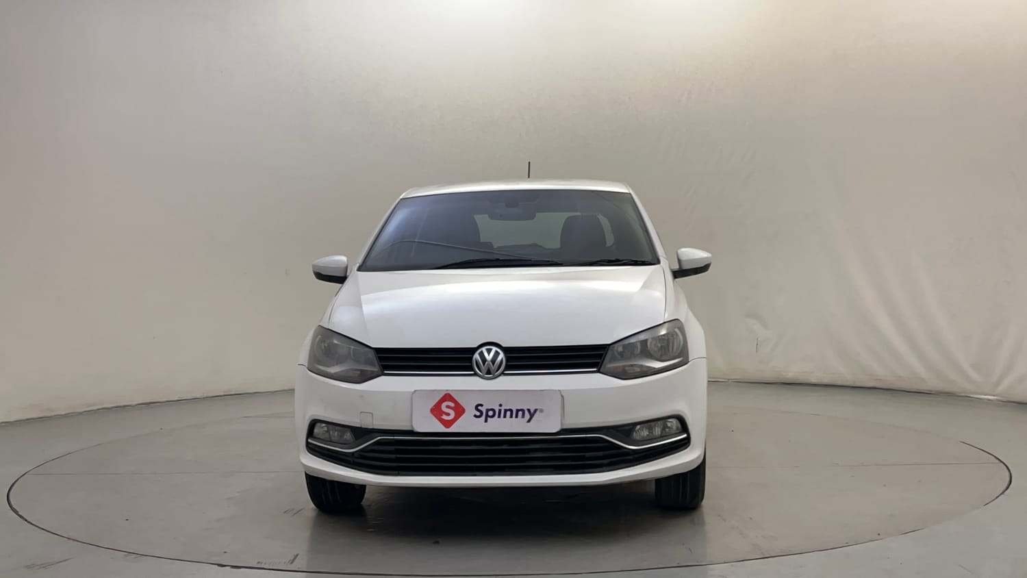 Used 2016 Volkswagen Polo Highline1.2L (P) Petrol Manual exterior FRONT VIEW