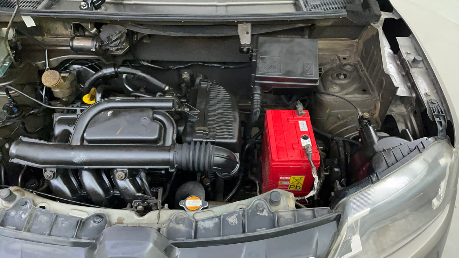 Used 2016 Renault Kwid RXT Petrol Manual engine ENGINE LEFT SIDE VIEW