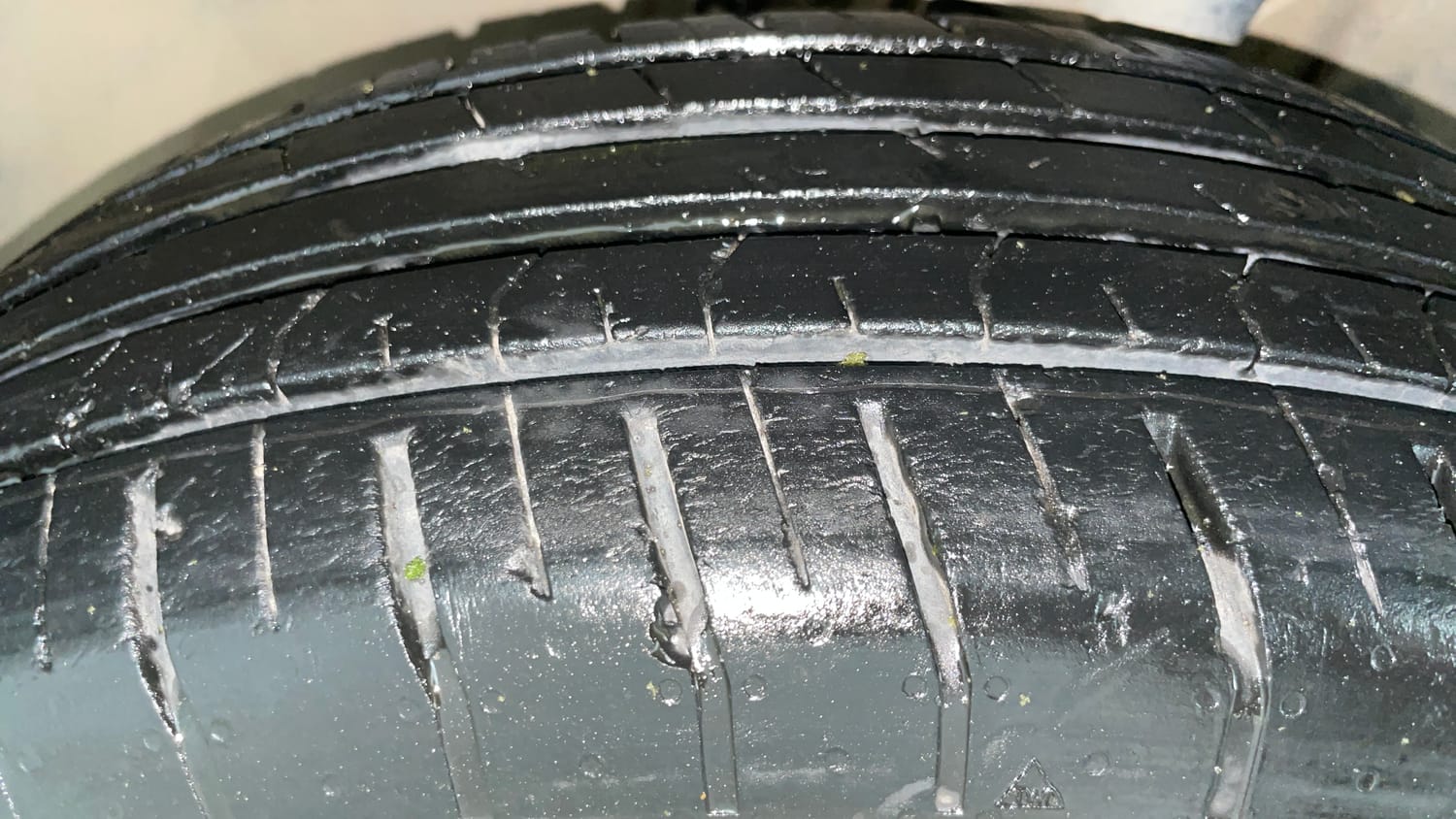 Used 2024 Tata Punch Accomplished MT Petrol Manual tyres LEFT FRONT TYRE TREAD VIEW