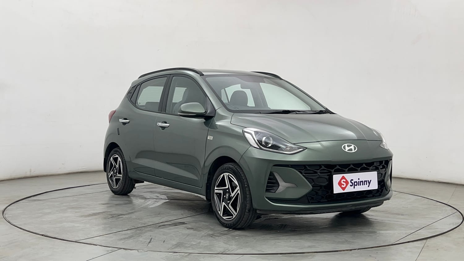 Used 2025 Hyundai Grand i10 Nios Asta 1.2 Kappa AMT Petrol Automatic exterior RIGHT FRONT CORNER VIEW