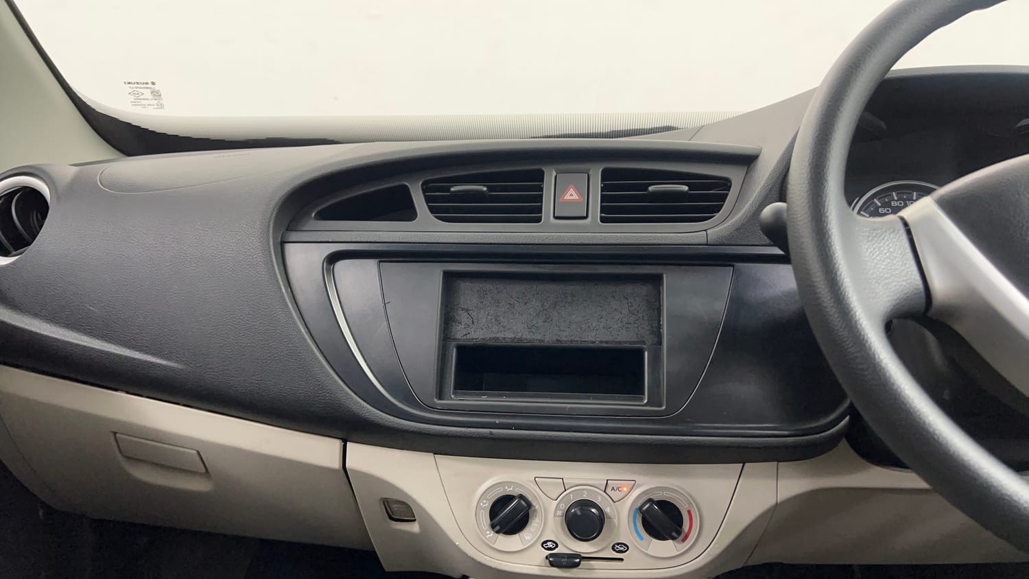 Used 2022 Maruti Suzuki Alto 800 LXi (O) Petrol Manual interior MUSIC SYSTEM & AC CONTROL VIEW
