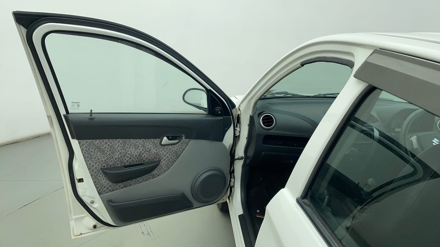 Used 2018 Maruti Suzuki Alto 800 LXi Petrol Manual interior LEFT FRONT DOOR OPEN VIEW