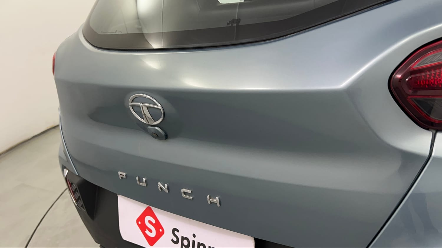 Used 2022 Tata Punch Adventure Rhythm Pack MT Petrol Manual dents MINOR DENT
