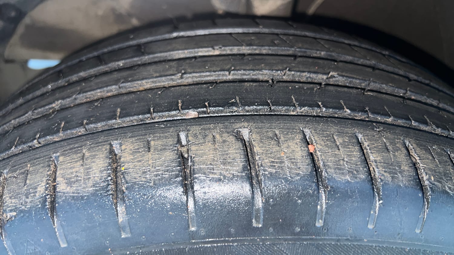 Used 2019 Maruti Suzuki Baleno Zeta 1.2 Petrol Manual tyres LEFT FRONT TYRE TREAD VIEW