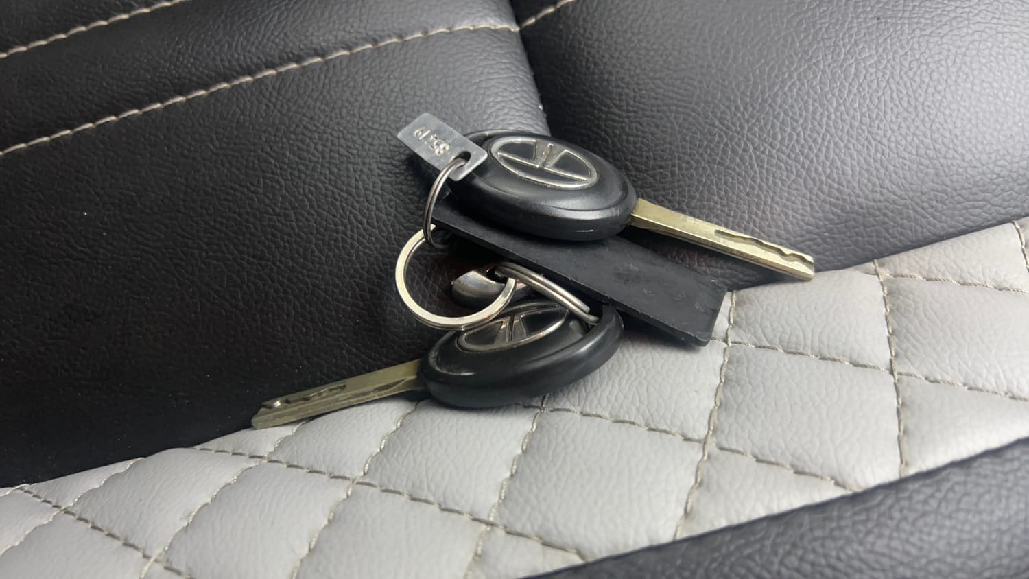 Used 2021 Tata Altroz XM Petrol Petrol Manual extra CAR KEY VIEW