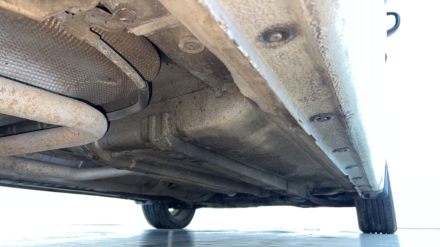Used 2015 Hyundai Elite i20 Asta 1.2 Petrol Manual extra REAR RIGHT UNDERBODY VIEW