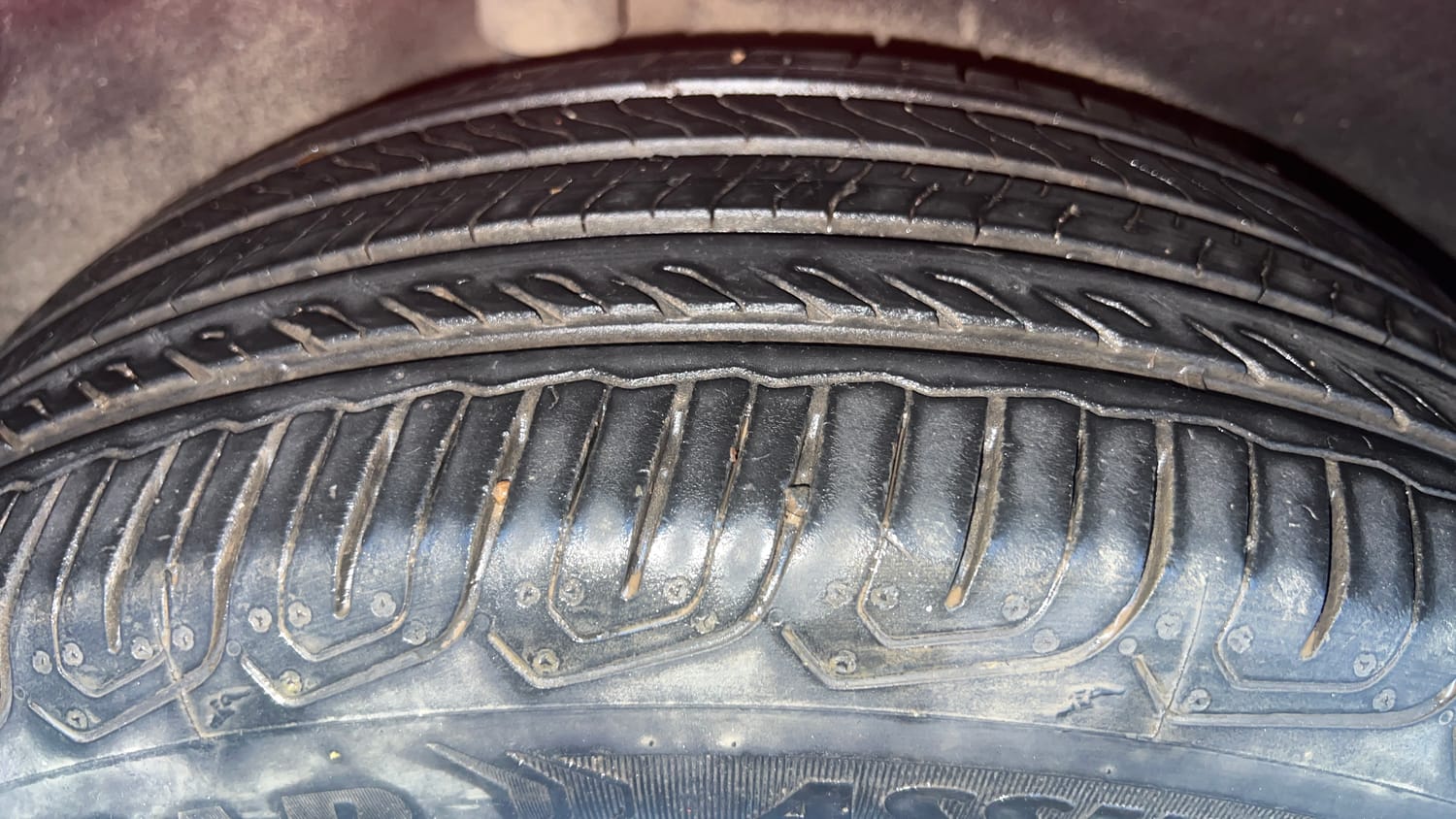Used 2017 Ford EcoSport Titanium 1.5L Ti-VCT Petrol Manual tyres RIGHT REAR TYRE TREAD VIEW
