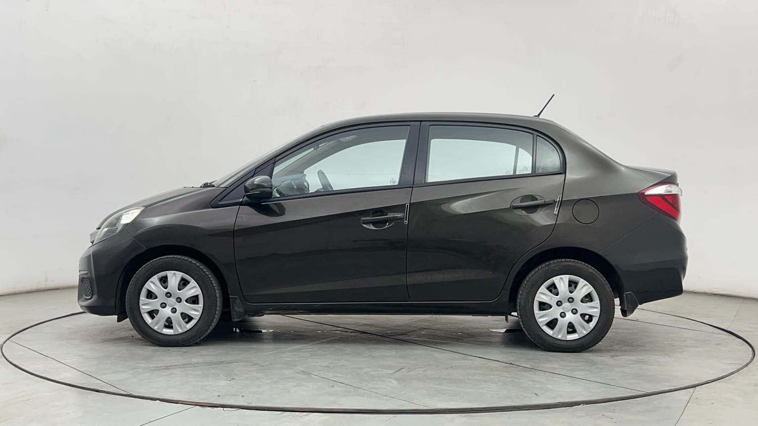 Used 2017 Honda Amaze 1.2 SX i-VTEC Petrol Manual exterior LEFT SIDE VIEW