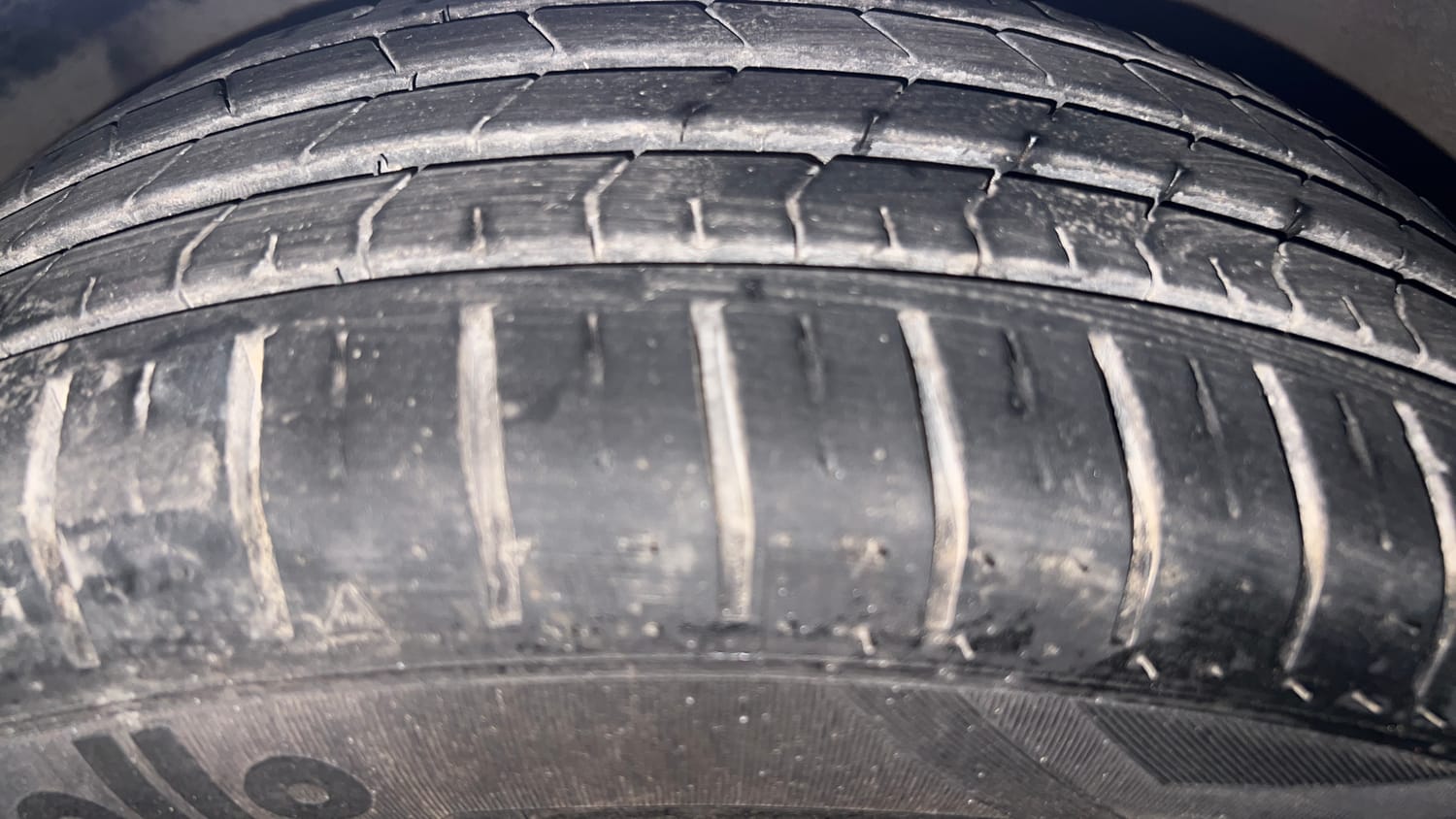Used 2025 Hyundai New i20 Asta (O) 1.2 IVT Petrol Automatic tyres LEFT FRONT TYRE TREAD VIEW
