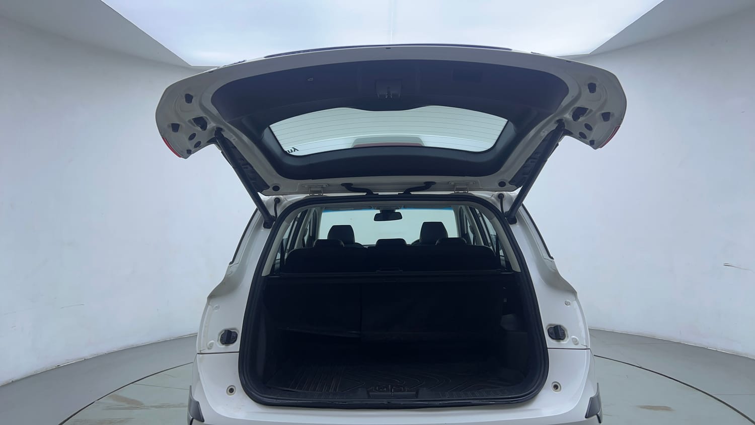 Used 2019 MG Motors Hector Sharp 1.5 DCT Petrol Petrol Automatic interior DICKY DOOR OPEN VIEW