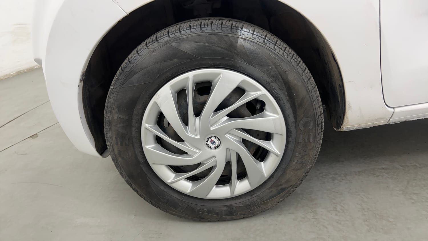 Used 2016 Datsun Redi-GO T (O) Petrol Manual tyres LEFT FRONT TYRE RIM VIEW