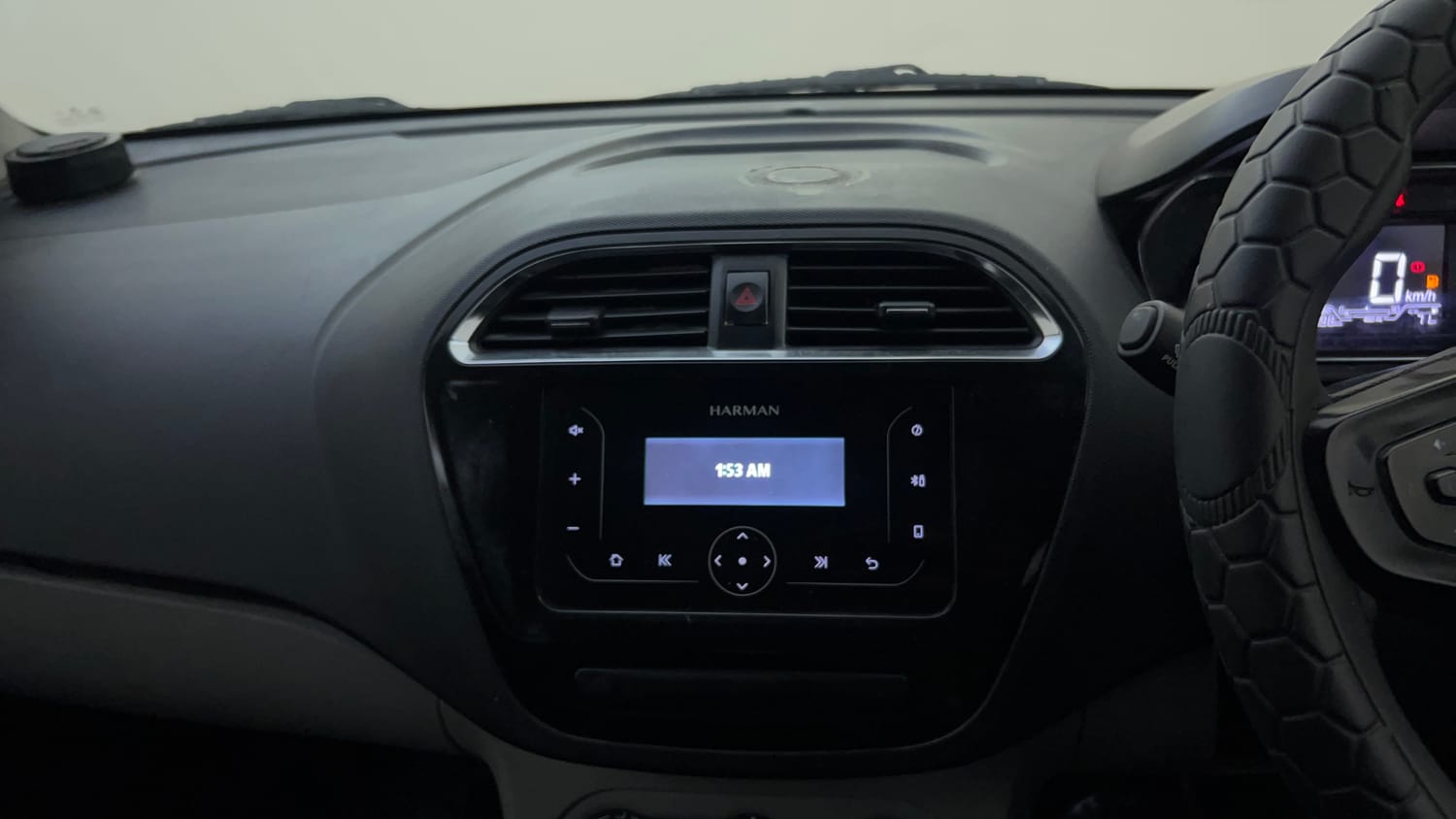 Used 2021 Tata Tiago XT Petrol Manual top_features Integrated (in-dash) music system