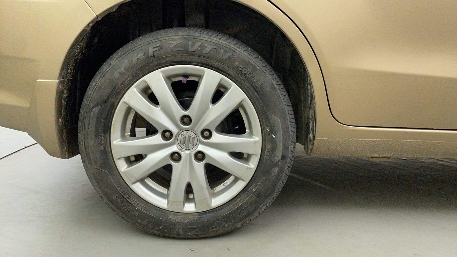 Used 2017 Maruti Suzuki Ertiga ZDI + SHVS Diesel Manual tyres RIGHT REAR TYRE RIM VIEW