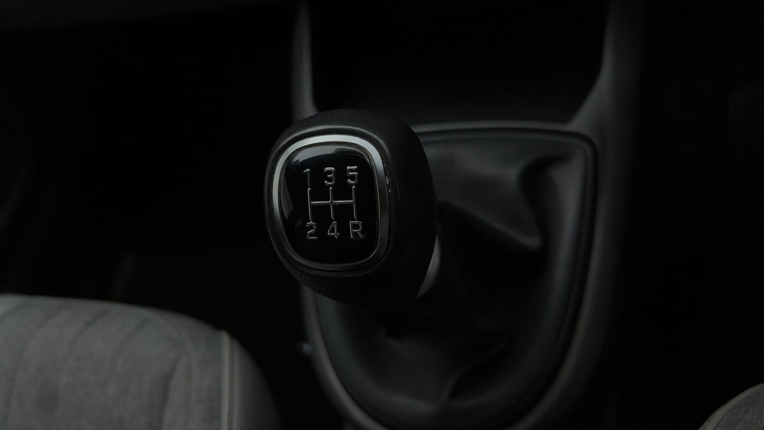 Used 2020 Hyundai Grand i10 Nios Sportz 1.2 Kappa VTVT Petrol Manual interior GEAR  KNOB VIEW