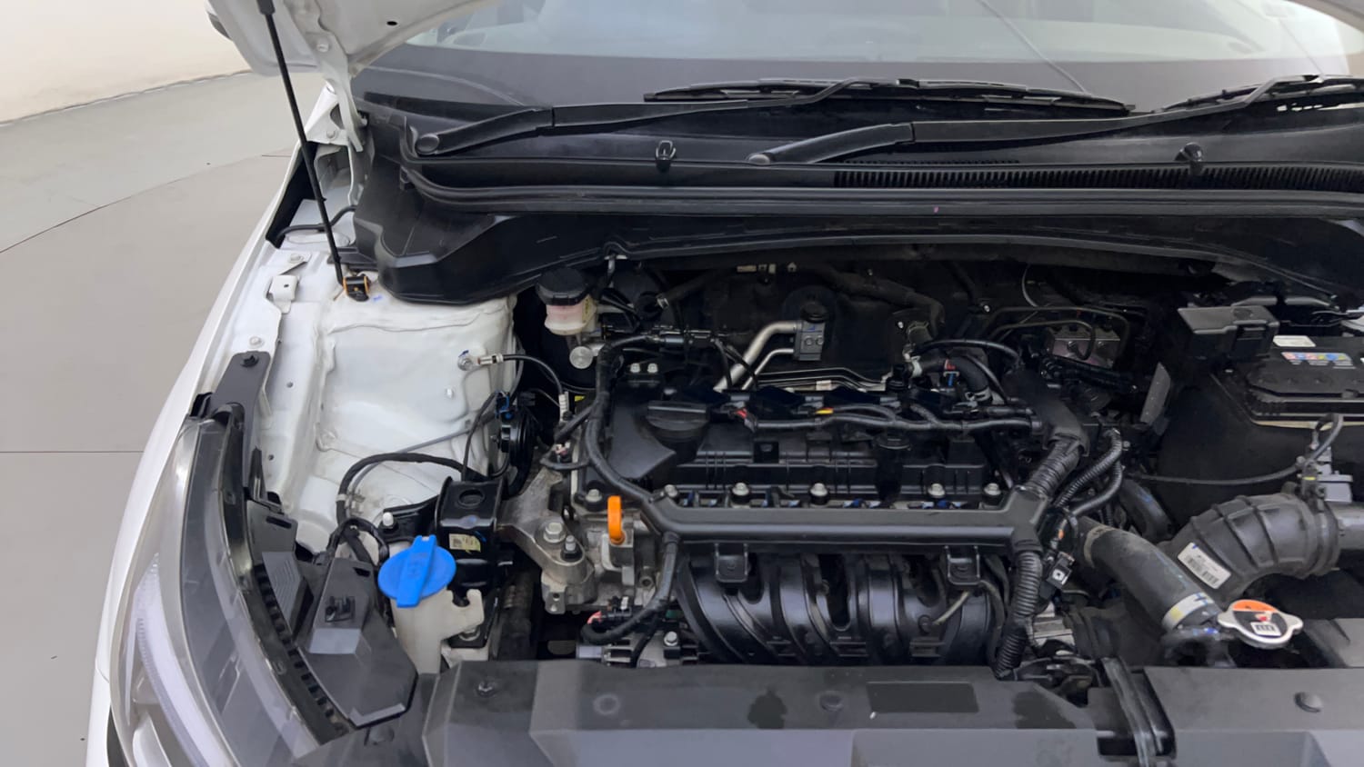 Used 2025 Hyundai New i20 Asta (O) 1.2 IVT Petrol Automatic engine ENGINE RIGHT SIDE HINGE & APRON VIEW
