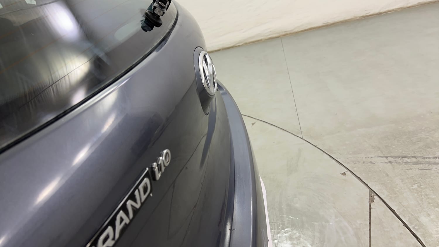 Used 2014 Hyundai Grand i10 Asta AT 1.2 Kappa VTVT Petrol Automatic dents MINOR SCRATCH