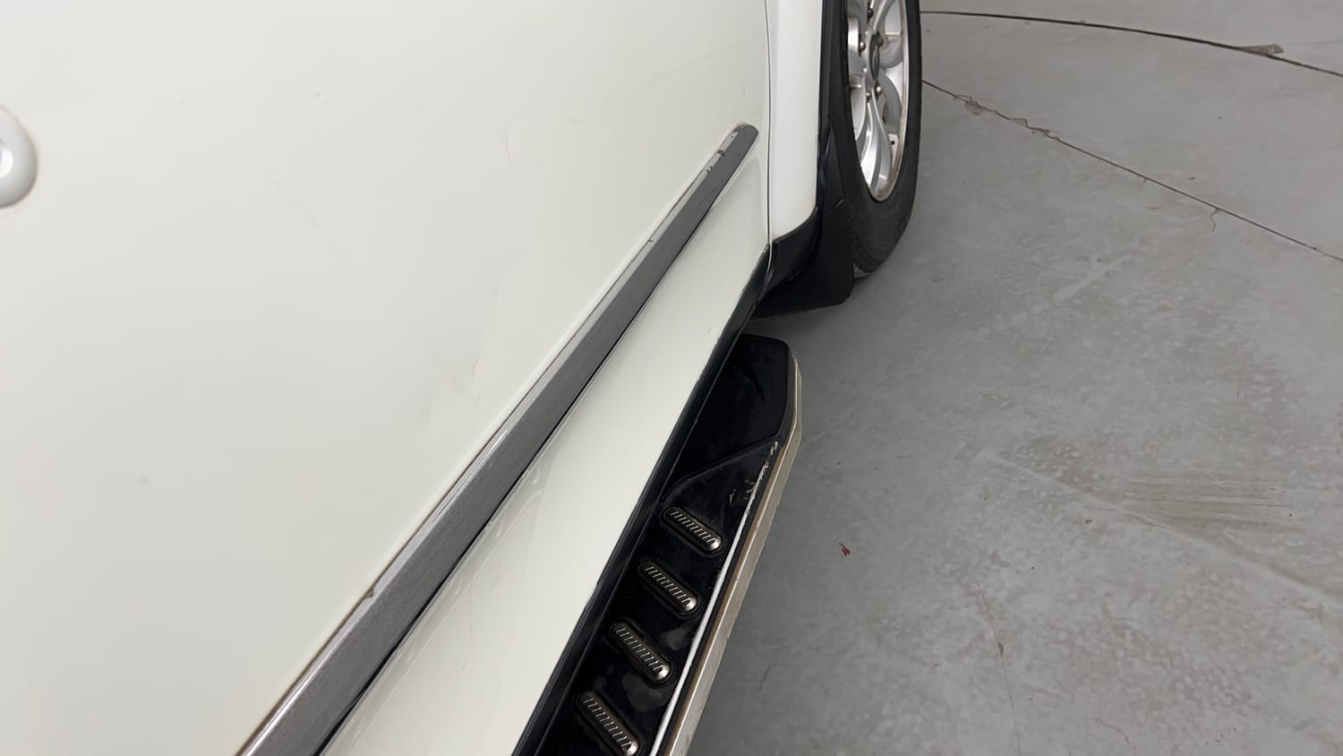 Used 2019 Mahindra XUV500 W9 Diesel Manual dents MINOR SCRATCH
