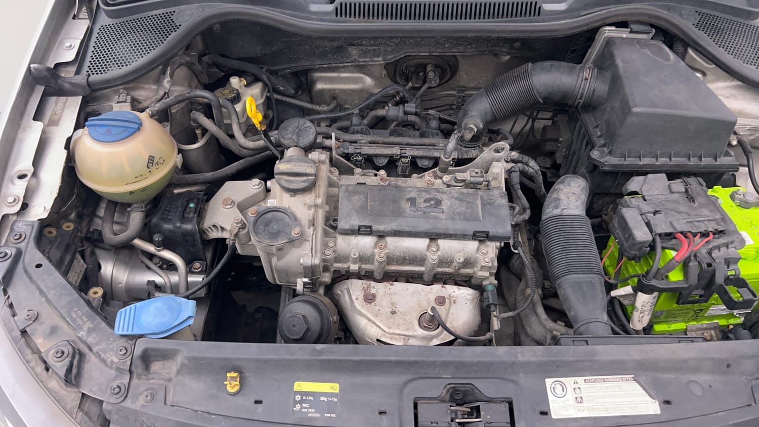 Used 2015 Volkswagen Polo Comfortline 1.2L (P) Petrol Manual engine ENGINE RIGHT SIDE VIEW