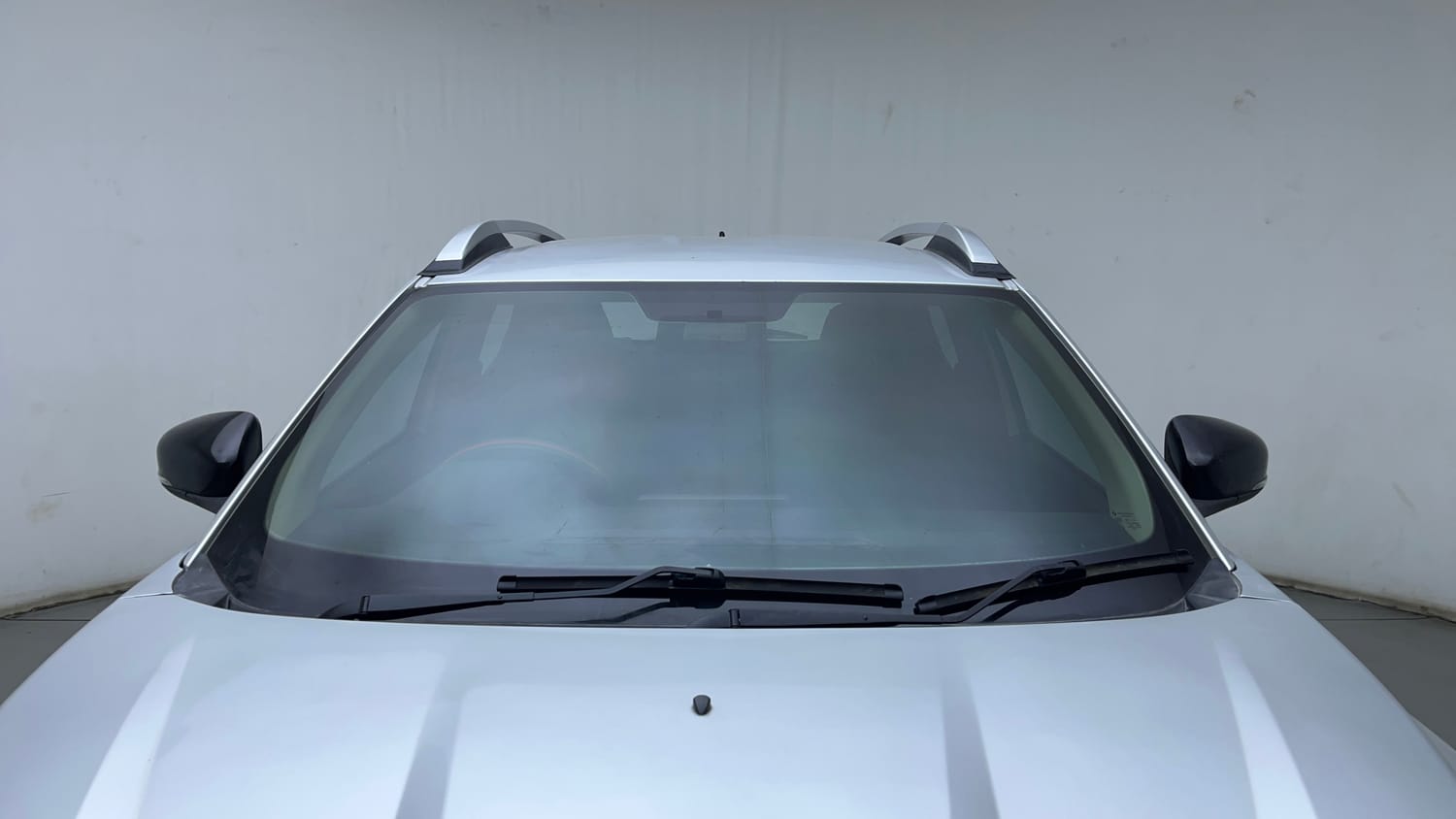 Used 2021 Renault Kiger RXZ 1.0 Turbo MT Petrol Manual exterior FRONT WINDSHIELD VIEW