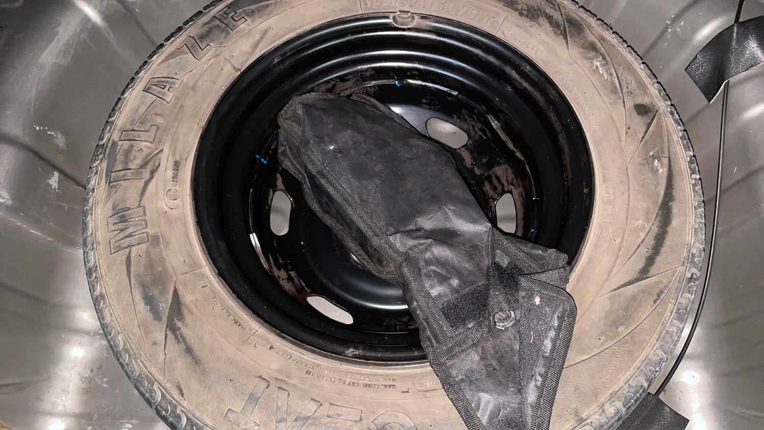 Used 2016 Renault Kwid RXT Petrol Manual tyres SPARE TYRE VIEW
