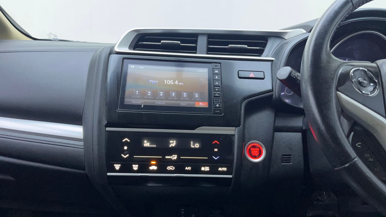 Used 2022 Honda Jazz ZX CVT Petrol Automatic interior MUSIC SYSTEM & AC CONTROL VIEW