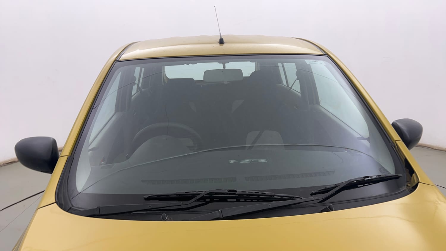 Used 2014 Maruti Suzuki Celerio VXi Petrol Manual exterior FRONT WINDSHIELD VIEW