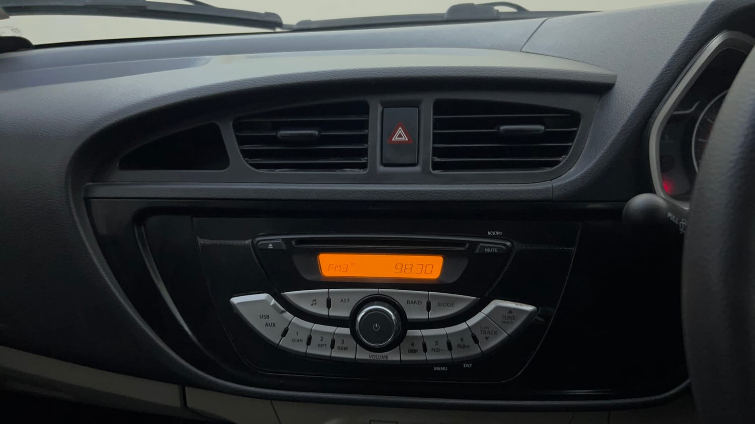 Used 2017 Maruti Suzuki Alto K10 VXi Petrol Manual top_features Integrated (in-dash) music system